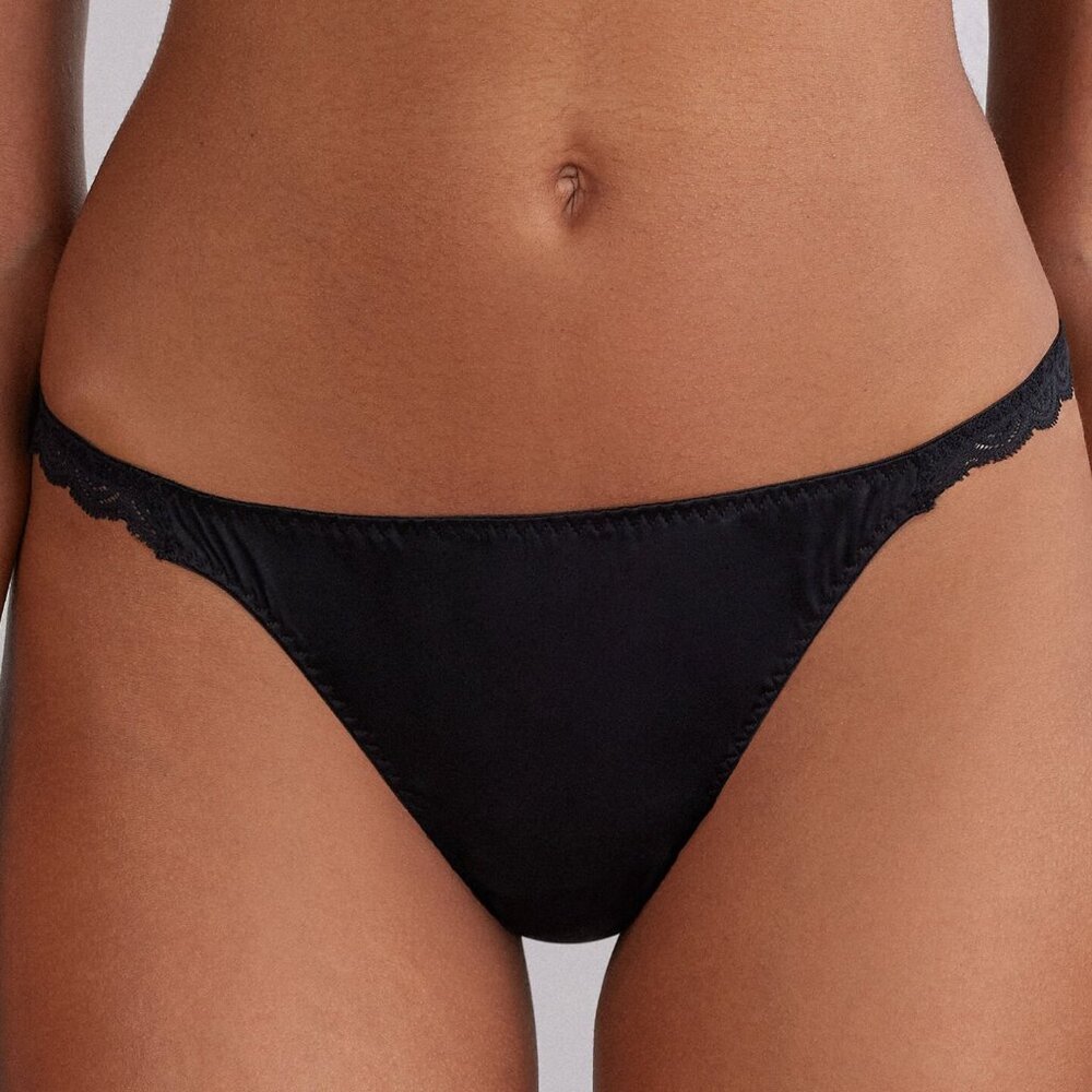 Intimissimi Silk and Lace String in Black